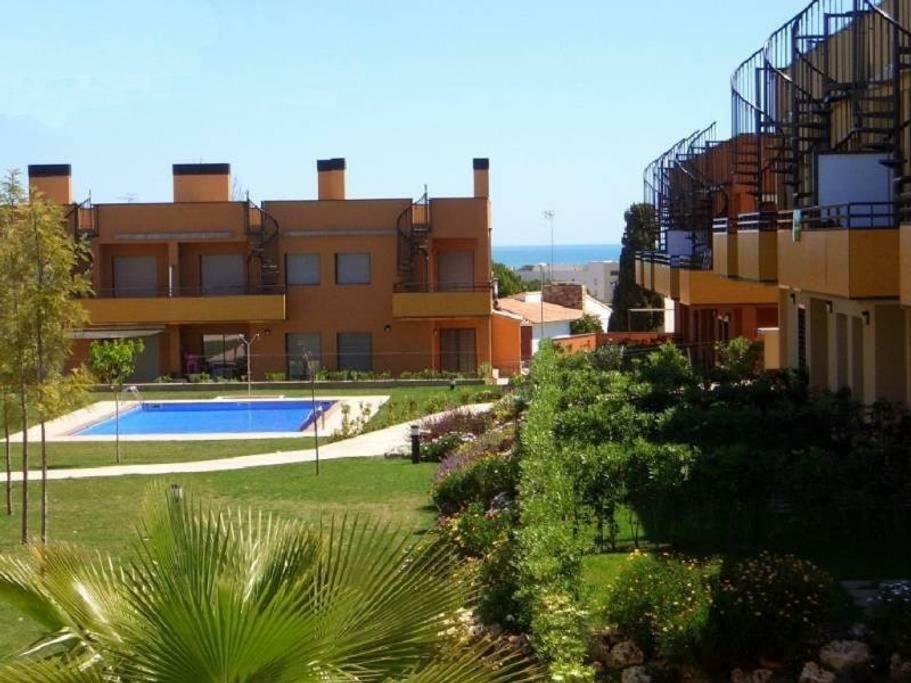 Masia Blanca - Coma-Ruga Exterior photo